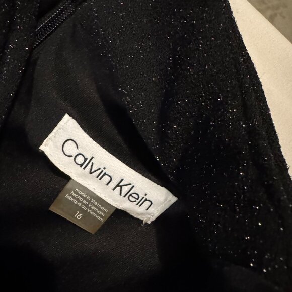 Calvin Klein Women's Metallic Crepe Crossover Halter Jumpsuit - Picture 3 of 3